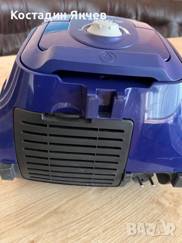 Samsung прахосмукачка с контейнер, използвана, снимка 5 - Прахосмукачки - 52887109