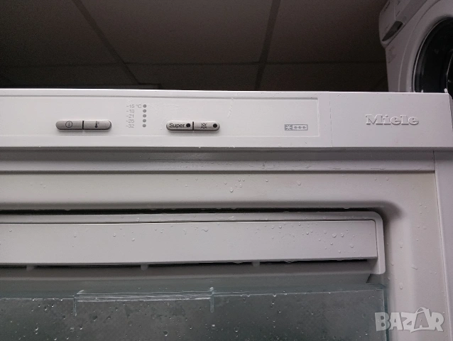 Огромен вертикален фризер Миеле Miele Made in Germany No Frost 2 години гаранция!, снимка 6 - Фризери - 53776141