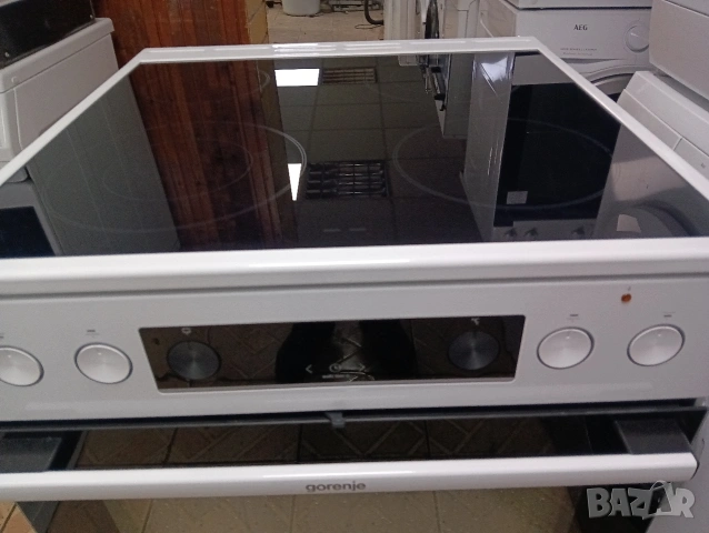 Като нова свободно стояща печка с керамичен плот Gorenje с 2 години Гаранция!, снимка 6 - Печки, фурни - 53626634