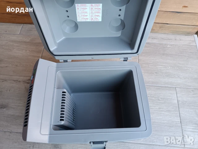 Хладилна чанта Waeco 12 волта , снимка 4 - Хладилни чанти - 50539646