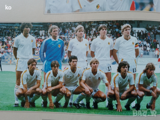 Футболни списания -холандски годишници за международен футбол 1986,1989,1990г, снимка 9 - Списания и комикси - 53296460