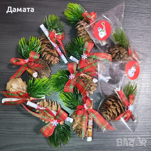 Коледни късмети/висулки за закачане/ магнитче/топки/торбички от зебло, снимка 11 - Коледни подаръци - 48274062