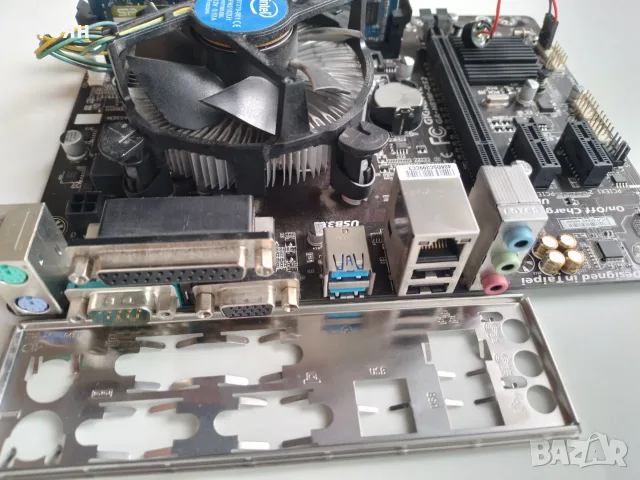 Дънна платка Gigabyte GA-H81M-DS2 с Intel Core i3-4170 с боксов охладител и 4GB DDR3, снимка 2 - Дънни платки - 55905059