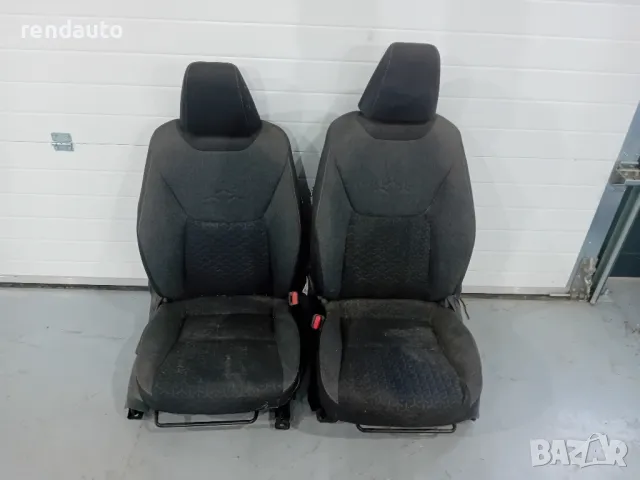 Предни седалки Toyota yaris cross 1.5 hybrid 2019-2024