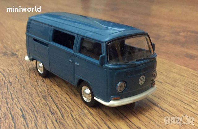 Volkswagen T2 Panel Van VW - мащаб 1:43 на Maisto модела е нов в кутия, снимка 2 - Колекции - 31358073