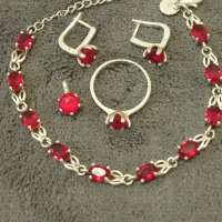 Сребърен комплект с червени камъни, снимка 2 - Бижутерийни комплекти - 39463231