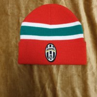 оригинална зимна шапка на  Ювентус  Juventus, снимка 1 - Шапки - 39595232