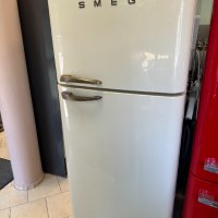 Хладилник с фризер SMEG FAB50RCRB5 десни панти, 80 см Total No Frost, снимка 1 - Хладилници - 41339719