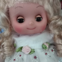 Красива пееща кукла  с батерии , снимка 5 - Кукли - 36178831