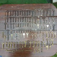 Бронзови Ключове 100 Бройки, снимка 4 - Антикварни и старинни предмети - 39664835