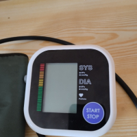 Продавам апарат за измерване на кръвното , снимка 2 - Други - 44693918
