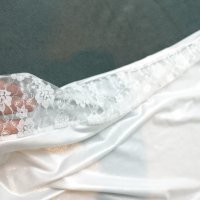 M/L размер (85C) луксозна ефирна бяла нощничка с брокатен блясък, снимка 6 - Бельо - 40582530