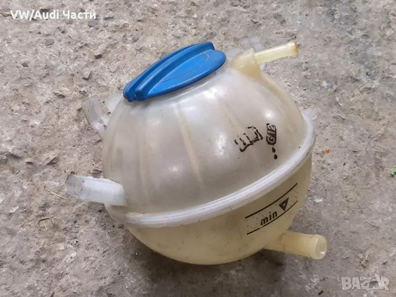 Казанче антифриз за Голф 5 Ауди А3 Пасат Туран VW Golf 5 Audi A3 8P Passat Touran 1K0121407A, снимка 1