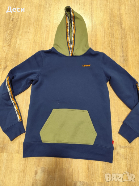   нов суичър на Levis, снимка 1