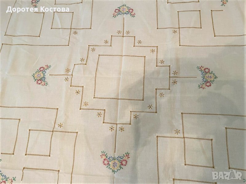 Красива голяма покривка, цвят екрю, с ръчна бродерия, снимка 1