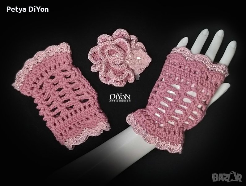 Комплект ажурни плетени ръкавици без пръсти и брошка в розово, снимка 1