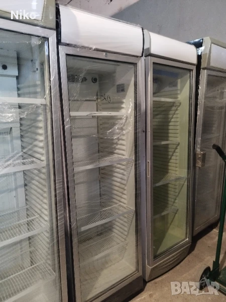 Хладилна витрина , снимка 1