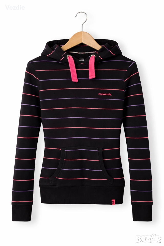 Черен суичър с цветни детайли, снимка 1