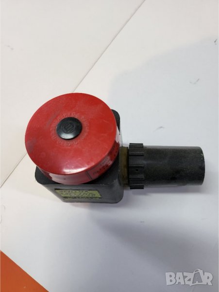 Български ръчен вентил клапан за пневматика ( 0, 07 - 10 атмосфери ), снимка 1