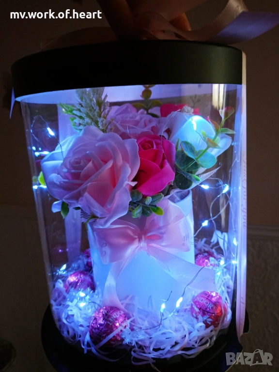 Светеща кутия с букет и бонбони , снимка 1