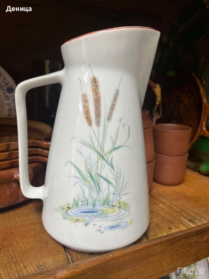 Изида от 1966 с най-рядко срещаната кана  Страхотен ретро модел и рядка декорация Размер-23/16 см , снимка 1