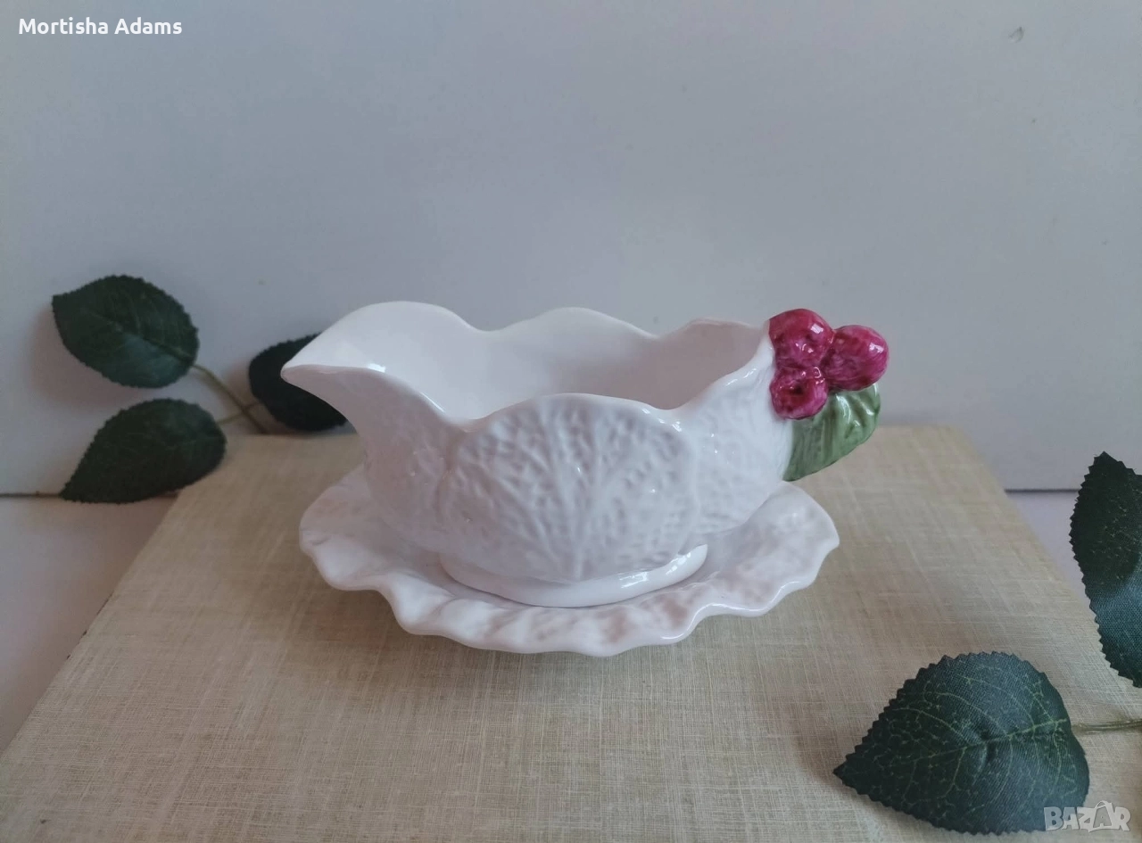 Мини каничка/ сосиерка- костен порцелан , снимка 1