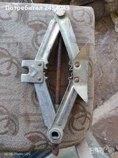 Два броя аварийни крикове, снимка 1