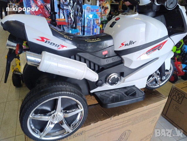 DE Акумулаторен мотор COMET бял, снимка 4 - Други - 53849105