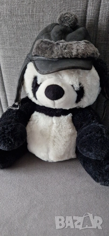 Зимна Бебешка шапка, естествена кожа отвън, плюш вътре, нова, без етикет , снимка 2 - Бебешки шапки - 52856938