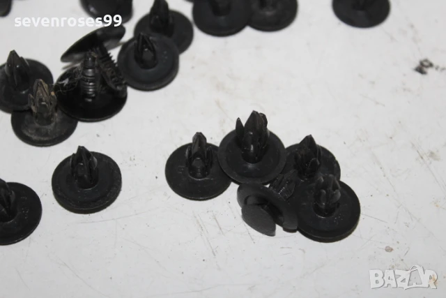 Щипки багажник 32броя Мазда 3 2008 2.3i 158hp Mazda 3 седан, снимка 4 - Части - 51255620