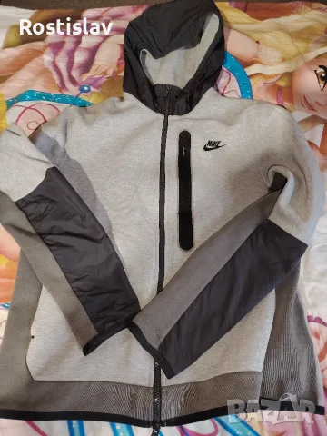 Nike Tech оригинално мъжко горнище размер м в перфектно състояние. , снимка 2 - Спортни дрехи, екипи - 56057207