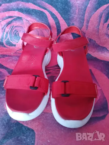 Ярко червени сандали 42 номер , снимка 4 - Сандали - 47744065