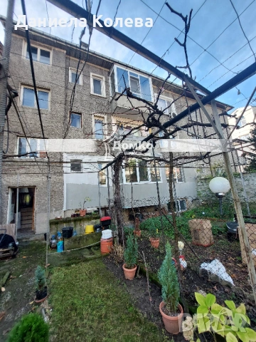 Тухлен етаж,  ВТОРИ, с двор, снимка 3 - Етаж от къща - 53763551