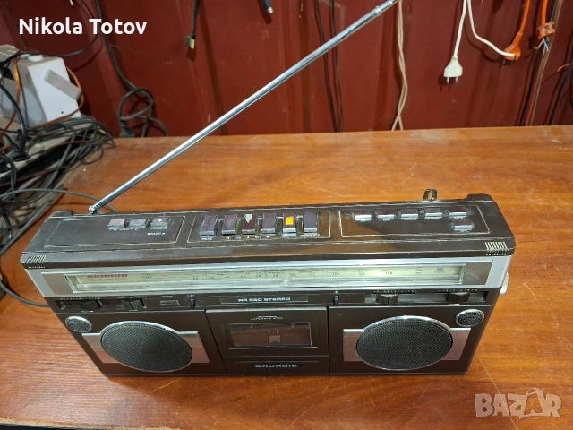 Продава се касетофон Grundig RR-650. , снимка 2 - Радиокасетофони, транзистори - 53625662