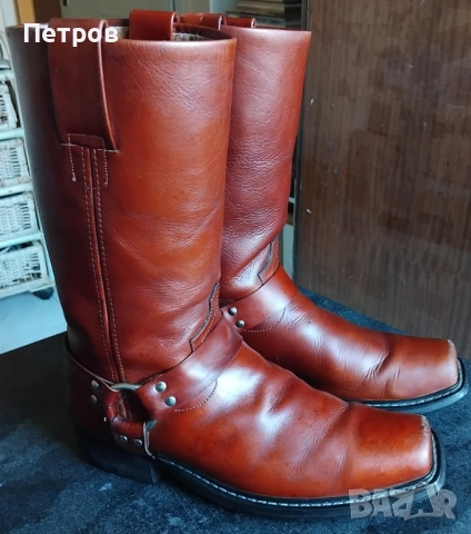 Мотоциклетни ботуши тип "harness" със скосен (квадратен) връх