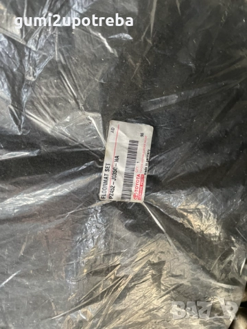 Текстилни Мокетни Стелки Toyota Land Cruiser Черно Оригинал, снимка 4 - Аксесоари и консумативи - 52391176