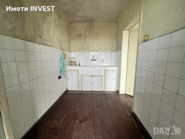 Четиристаен Тухлен Апартамент с Гараж в кв. Вароша, снимка 4 - Апартаменти - 52632630