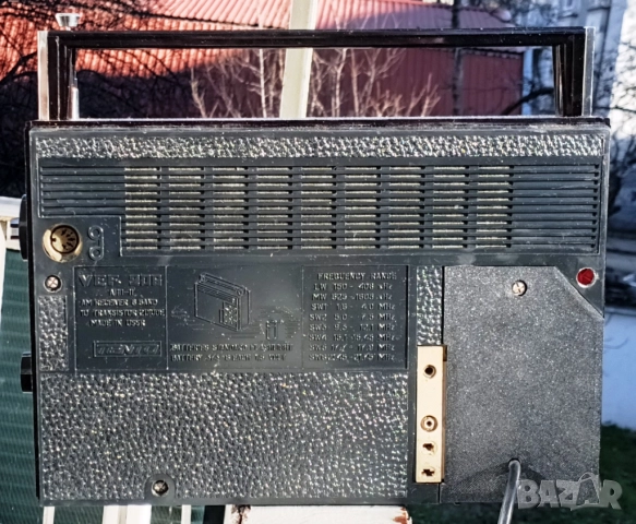 96 🎶 VEF-201 – Ретро радио със съвременно звучене 🎶, снимка 3 - Антикварни и старинни предмети - 52957417