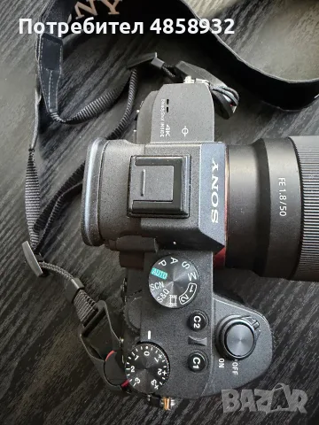 Sony A7 III + 3 обектива + карта, 2ра батерия, зарядно, чанта, други аксесоари, снимка 2 - Фотоапарати - 55942565