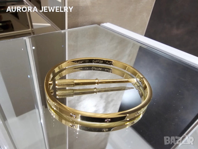 CARTIER Love Gold 10 Diamonds Small Model Гривна с Отверка, снимка 4 - Гривни - 52821378