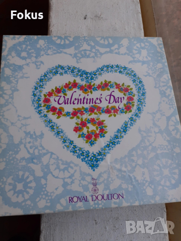 Колекционерска чиния Royal Doulton Valentines Day 1984, снимка 3 - Антикварни и старинни предмети - 53445021