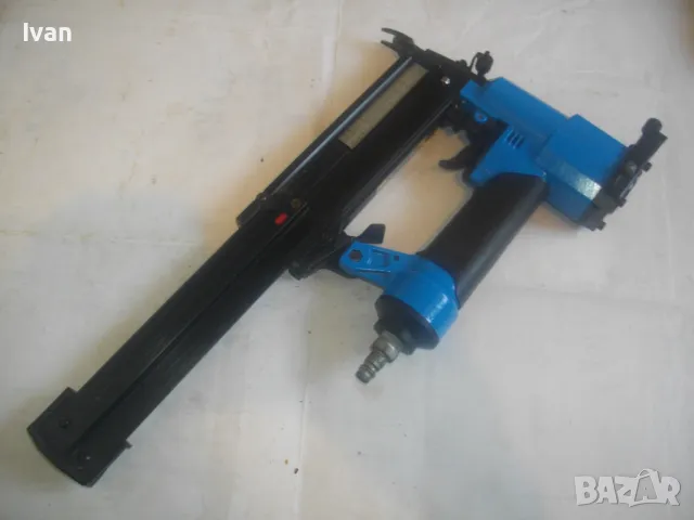 Made in ITALY ПРОФЕСИОНАЛЕН ИТАЛИАНСКИ ОРИГИНАЛЕН ПНЕВМАТИЧЕН ТАКЕР FASCO ЗА ПИРОНИ 40мм ПОЧТИ НОВ , снимка 18 - Други инструменти - 49427375