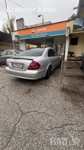 Мерцедес Е 270 цди , снимка 4 - Автомобили и джипове - 52459426