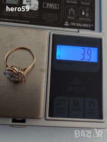 Английски Дамски златен 375 проба пръстен с циркони, снимка 2 - Пръстени - 39351001