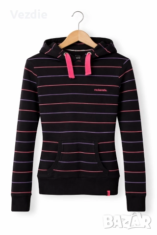 Черен суичър с цветни детайли