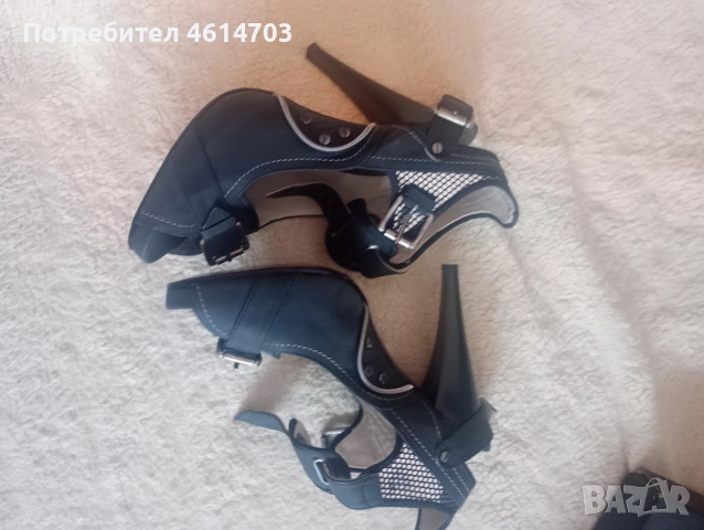 дамски луксозни обувки почти не използвани , снимка 3 - Дамски обувки на ток - 52713298