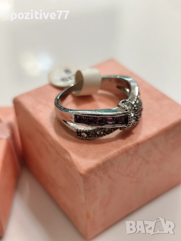 Златни пръстени 18к злато със камъни Сваровски, снимка 11 - Пръстени - 15048021