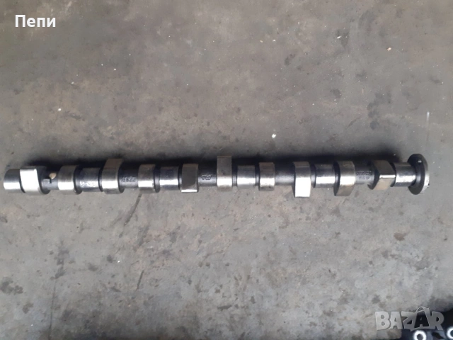 Разпределителен вал за Мерцедес 124/190 2.5 дизел 