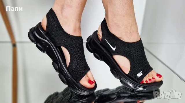 Дамски ластични сандали Nike в черно 
