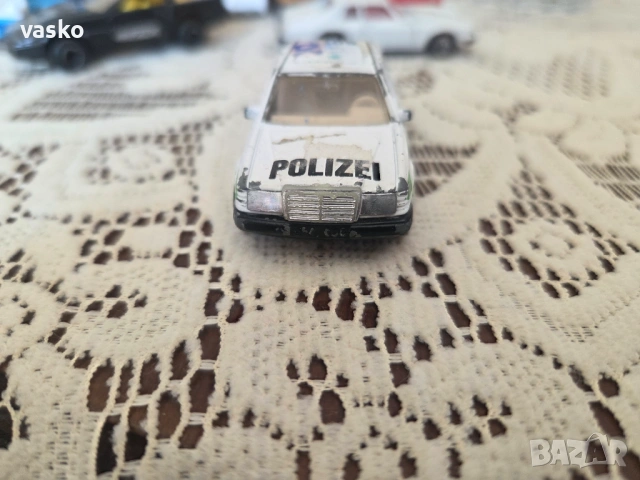 Мачбокс Мерцедес 300Е, снимка 2 - Колекции - 53734760